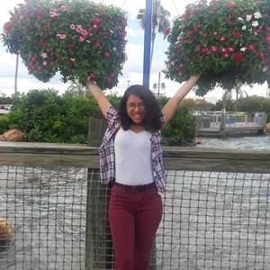 Meet your Posher, Thalia